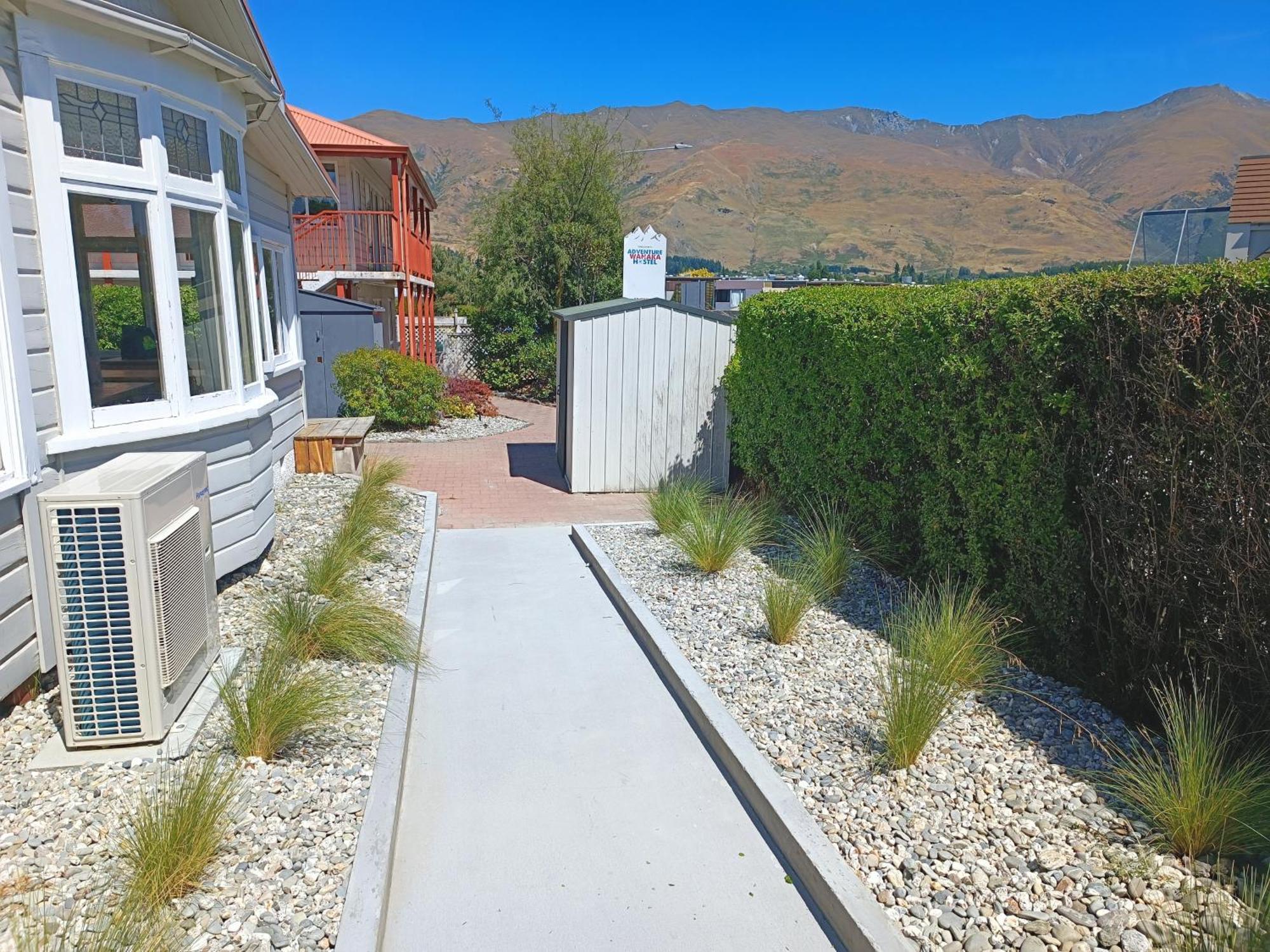 Adventure Wanaka Hostel Exterior photo